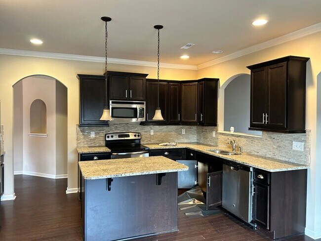 Building Photo - 347 Glen Cross Way