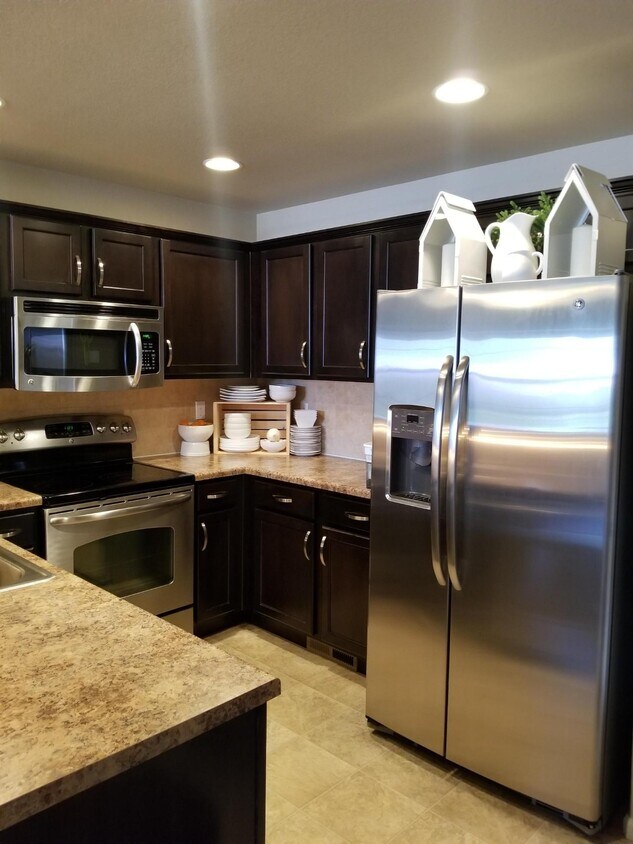 Foto principal - 5493 Cross Creek Dr