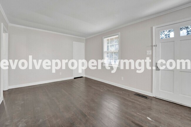 Foto del edificio - LARGE 4/2 IN HEART OF BERCLAIR