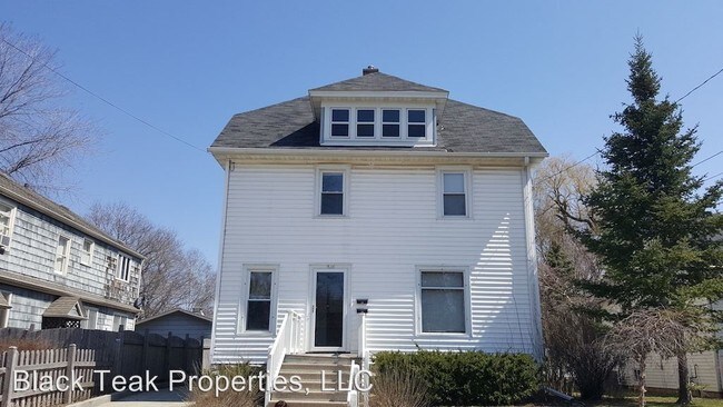 Building Photo - 836 Powers St