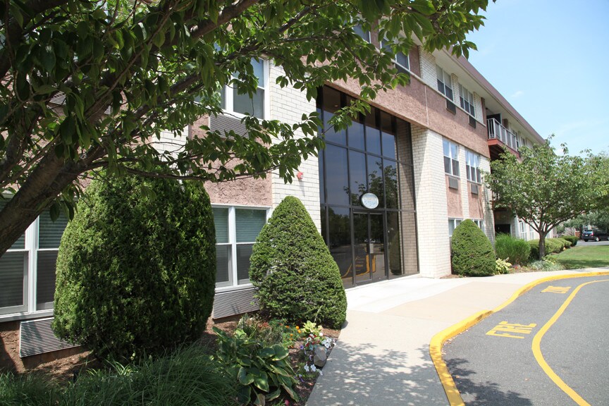 Front - 1111 River Rd