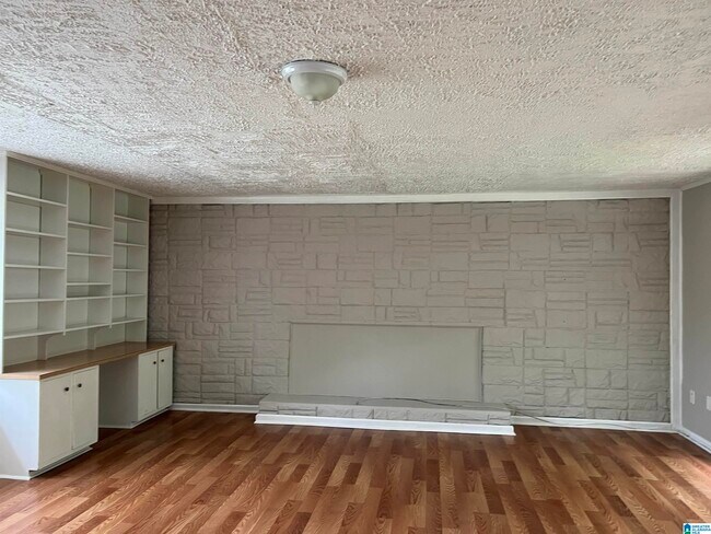 Building Photo - 120 17th Ave NW