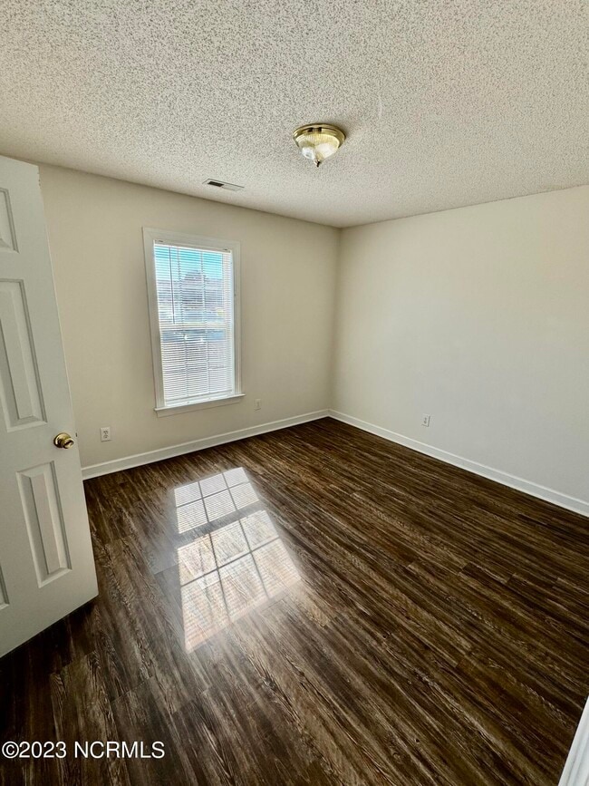 Building Photo - 1100 Masters Ln