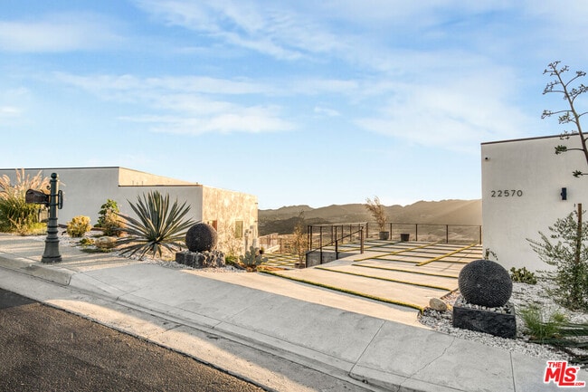 Foto del edificio - 22570 S Summit Ridge Cir