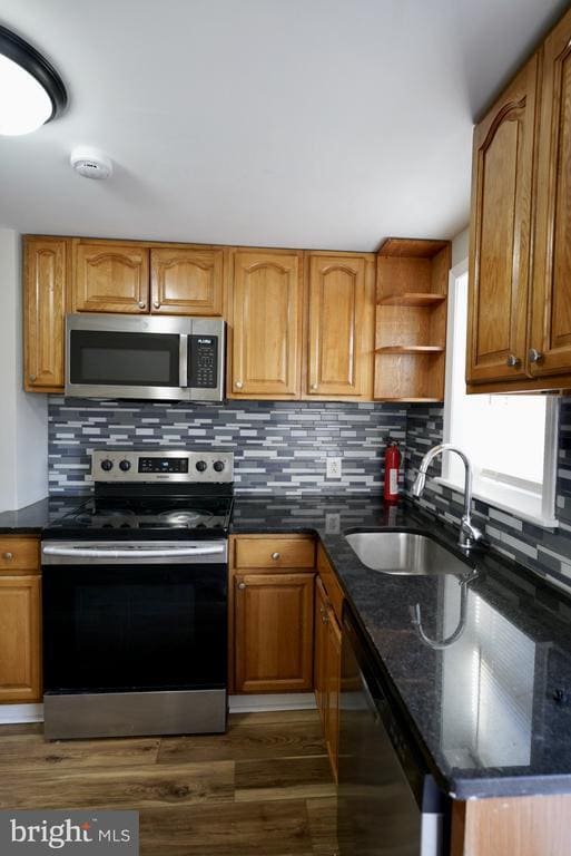 Foto del edificio - 2655 Cedar St