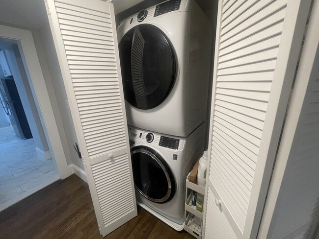 Building Photo - 50 Longwood Ave