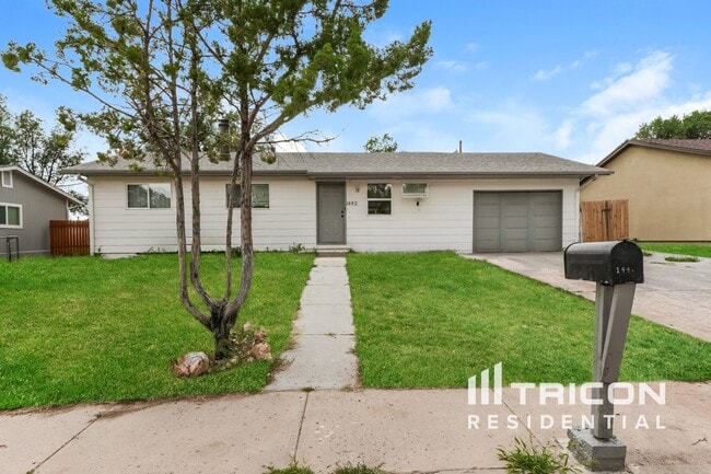 Building Photo - 1442 Luna Dr