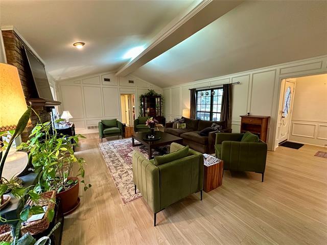 Foto del edificio - 7145 Crooked Oak Dr