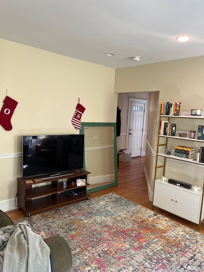 Photo - 3 bed/2 bath in Brighton House