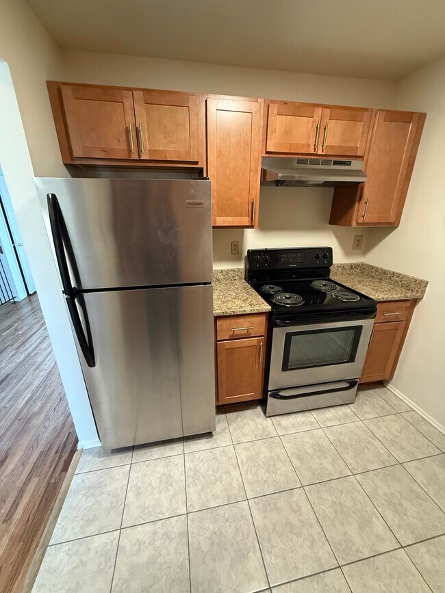 Foto del edificio - 570 Central Ave