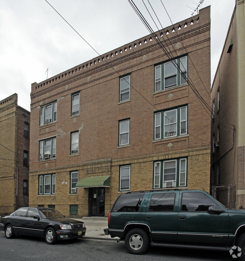 Building Photo - 7 Rutgers Ave