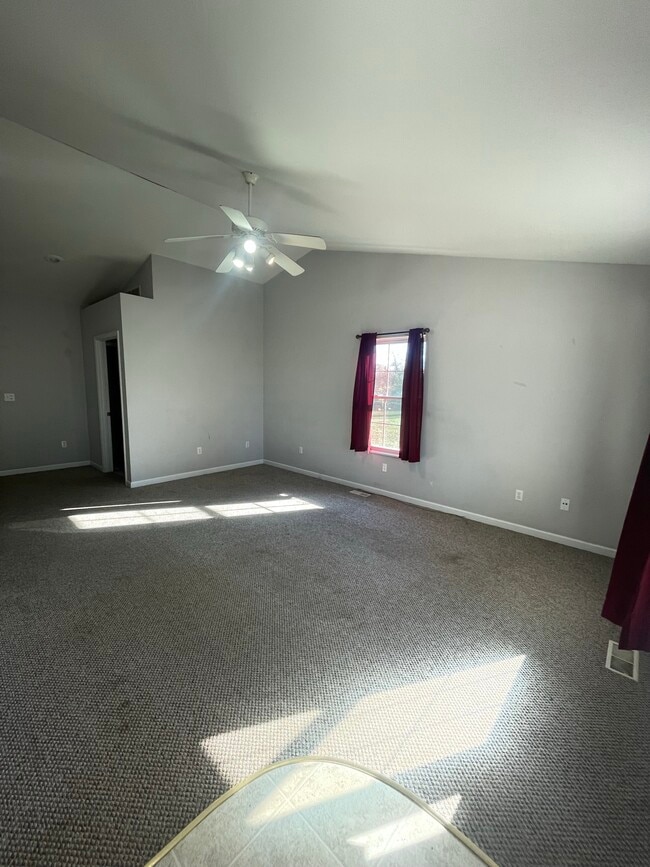 Building Photo - 1010 Orchard Dr