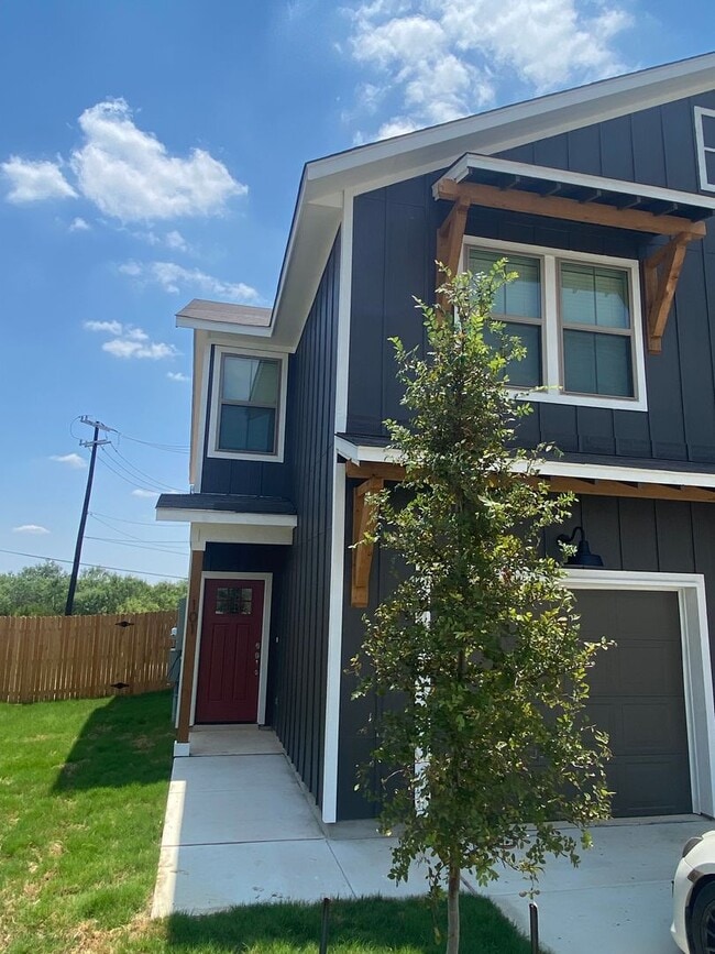 Building Photo - 10204 Eaglewood Nook