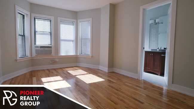 Building Photo - 550 W Arlington Pl