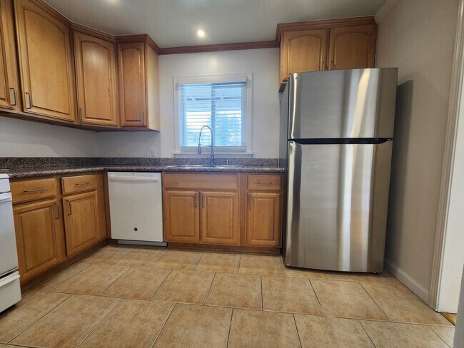 Foto del edificio - Check out this cozy 2-bedroom, 1-bathroom apartment located in the heart of Mountain View!