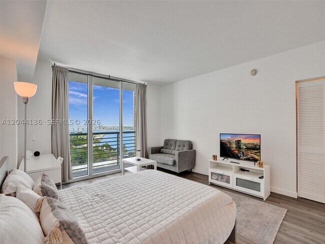 Building Photo - 325 S Biscayne Blvd