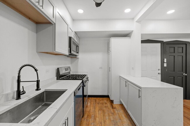 Foto del edificio - 7202 S Indiana Ave