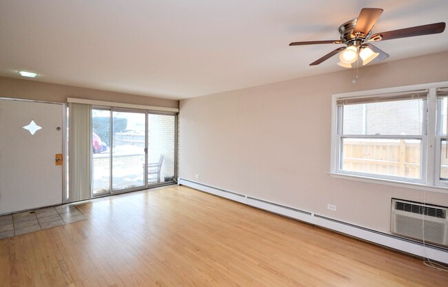 Building Photo - 1221 N La Grange Rd