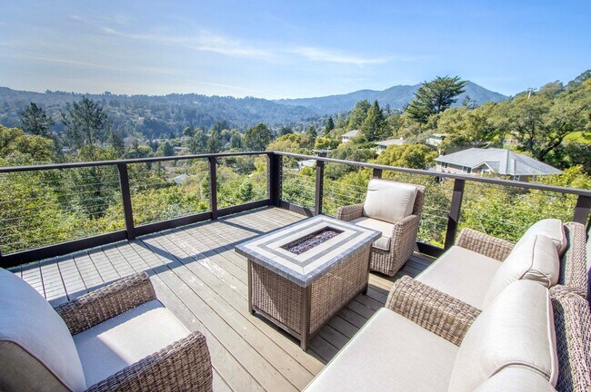 Building Photo - Stunning Mill Valley Home