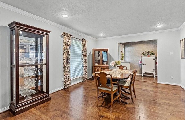 Building Photo - 1113 Melrose Dr