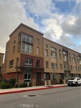 Building Photo - 422 W Rte 66