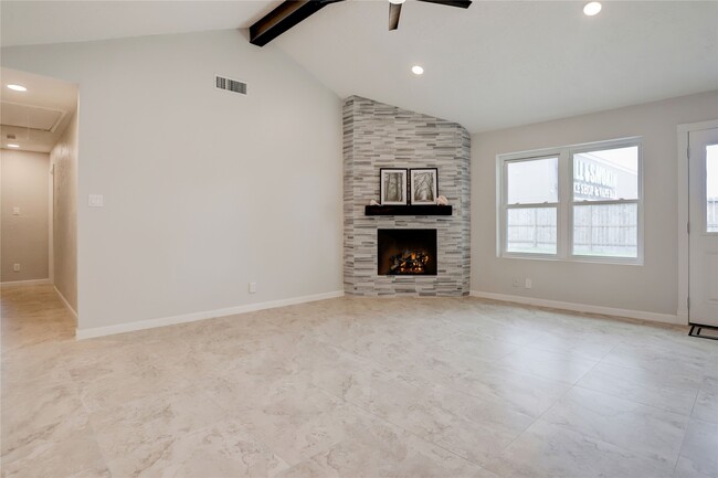 Building Photo - 327 Gentilly Dr