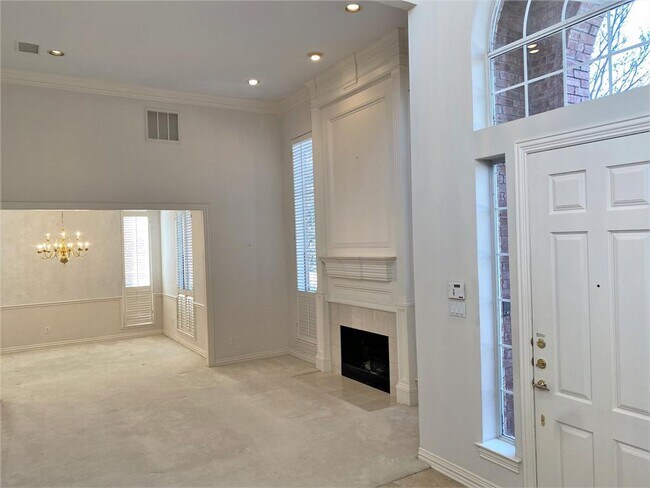 Foto del edificio - 4528 Waterford Dr