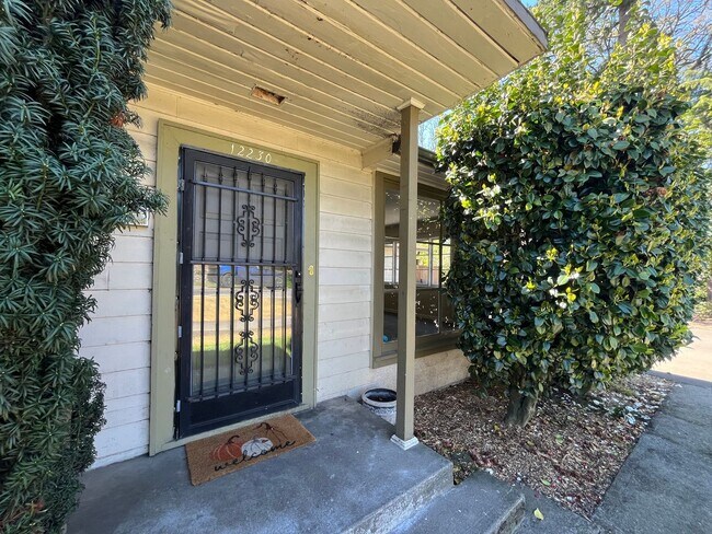 Building Photo - Charming 3-Bedroom Home with Bonus Room in Prime Beaverton Location Cedar Hills Neighborhood!!!