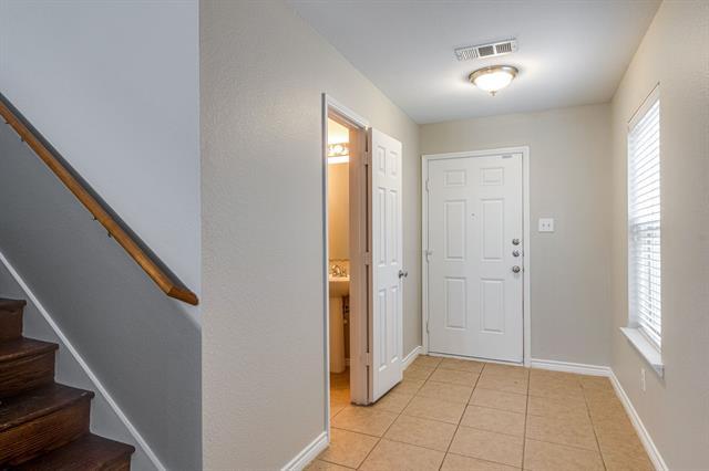 Building Photo - 10600 Cochron Dr