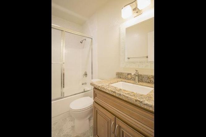 Baño privado - 135 Flournoy St