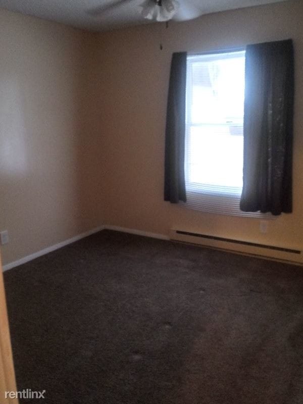 Building Photo - 1 br, 1 bath Apartment - 4th Street