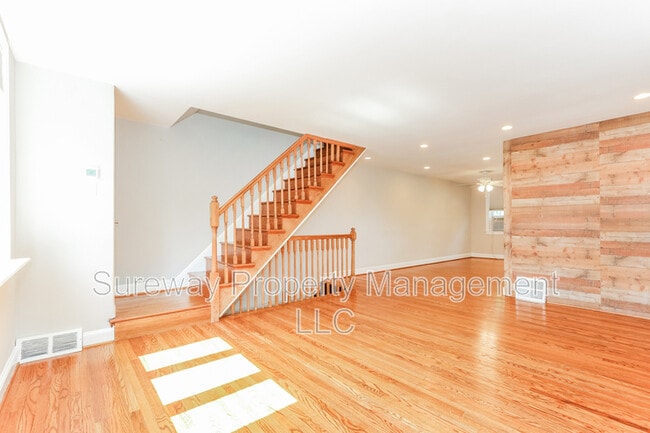 Building Photo - 241 Westpark Ln
