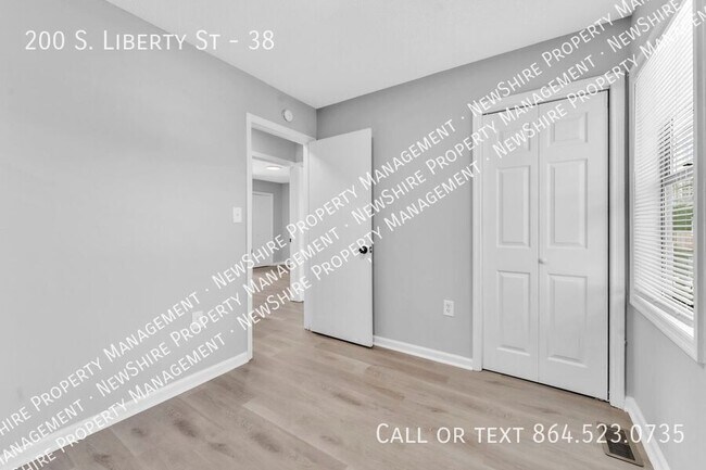 Foto del edificio - 200 S Liberty St