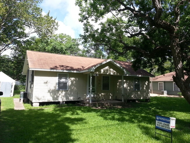 Building Photo - 2110 N Galveston Ave