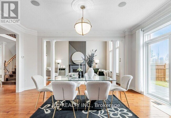 Photo du bâtiment - 20 Ralph Chalmers Ave