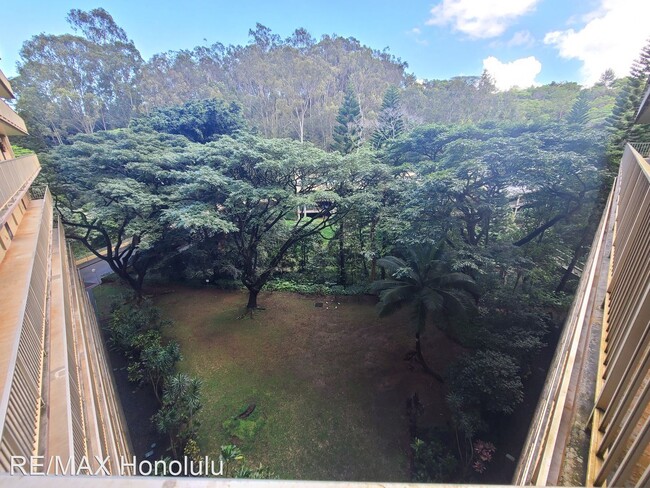 Building Photo - 2 br, 1 bath House - 95-273 Waikalani Dr #...