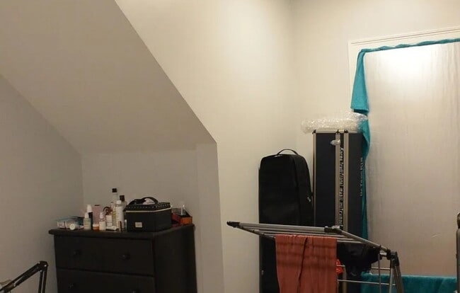 Building Photo - 2BR 1Bth unit. Great location!  Recently built!