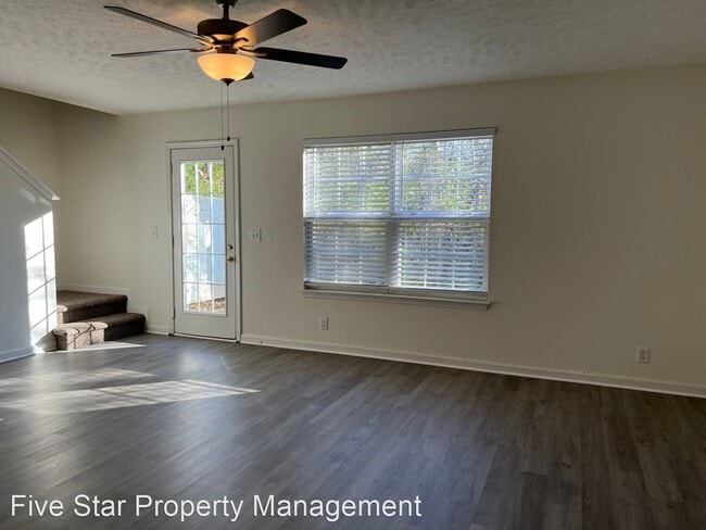 Building Photo - 3 br, 2.5 bath House - 4910 Laura Jeanne Blvd