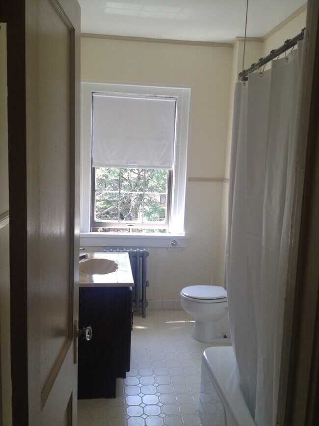 baño - 4 Elm St