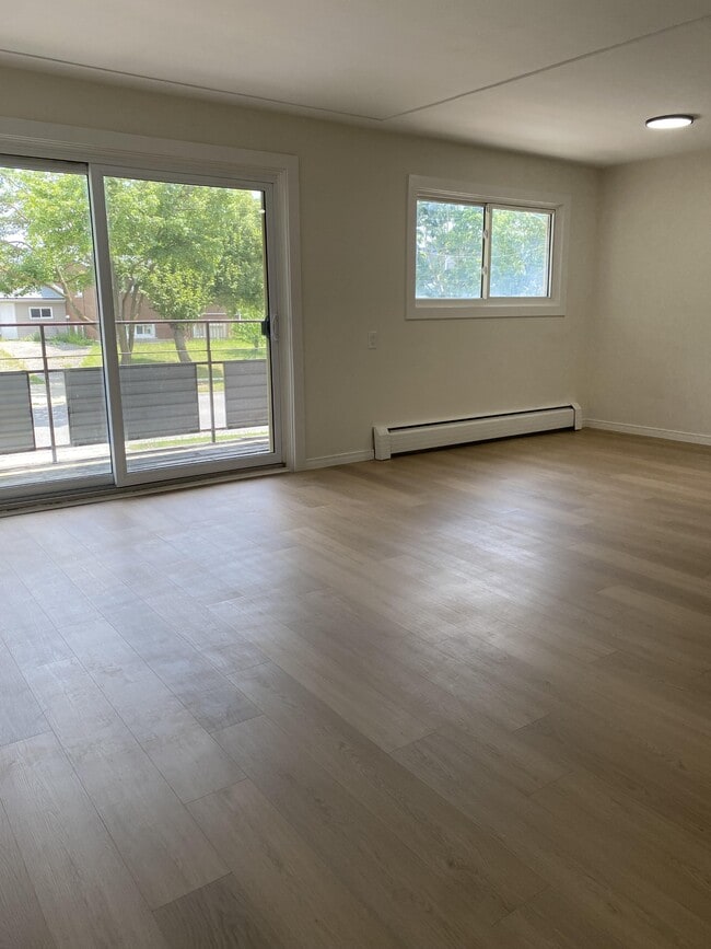 Building Photo - 151 Siebert Ave