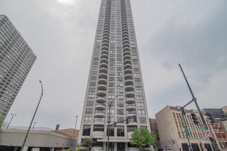 Building Photo - 2020 N Lincoln Park W