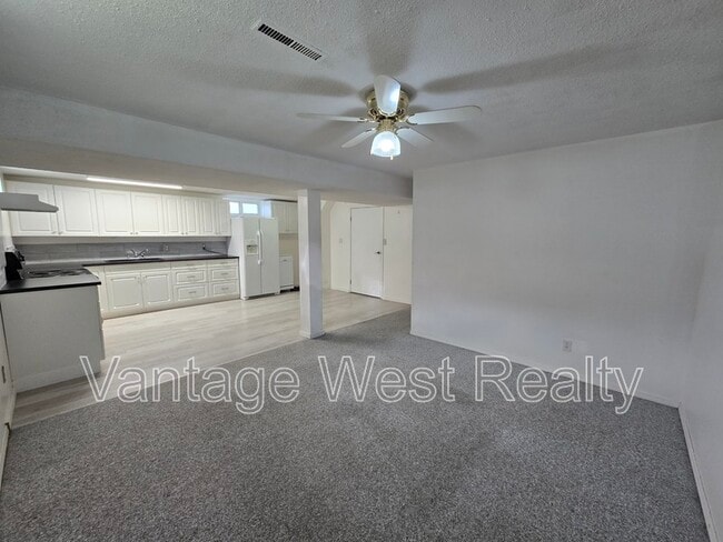 Building Photo - 520 Hollydell Rd