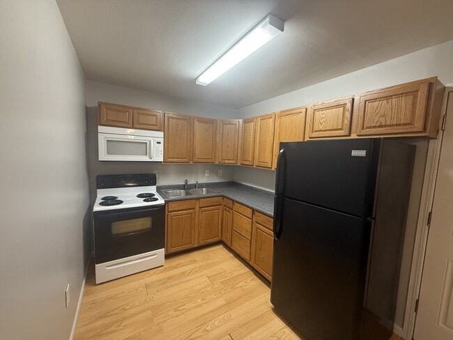 Building Photo - 5099 Wyandot Pl