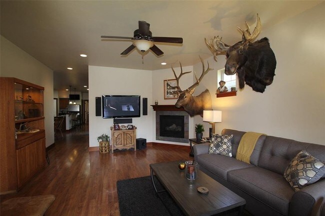 Foto del edificio - 1141 Forest Glen Dr