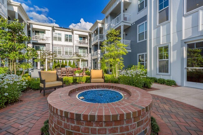 Foto del edificio - Everleigh Cool Springs 55+ Active Adult Ap...