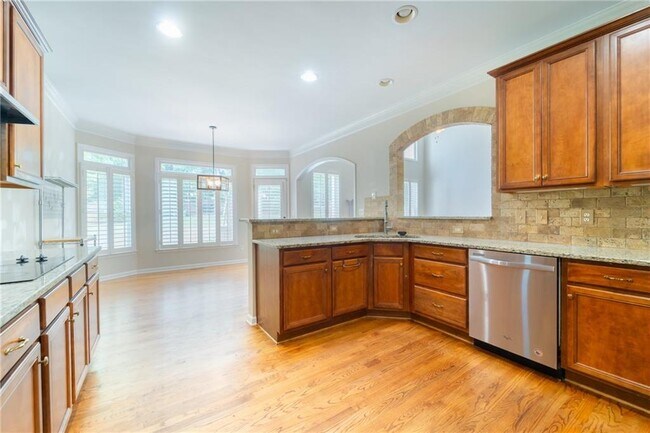 Building Photo - 313 Oak Hill Ln