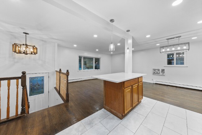 Building Photo - 1077 Hyman Ave