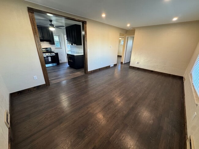 Foto del edificio - Fully Renovated Home in Harvey Park