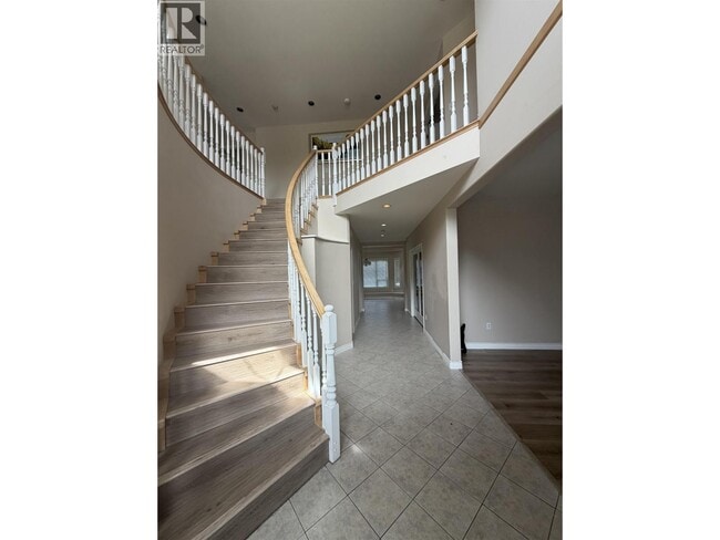 Building Photo - 9228 Pinewell Crescent
