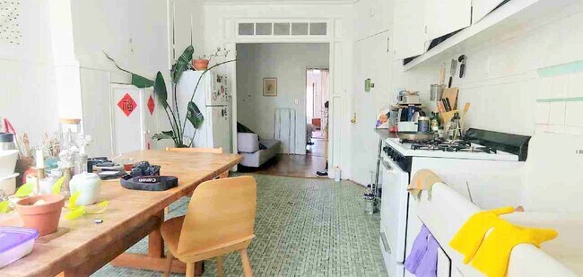 Foto del edificio - 796 Grand St